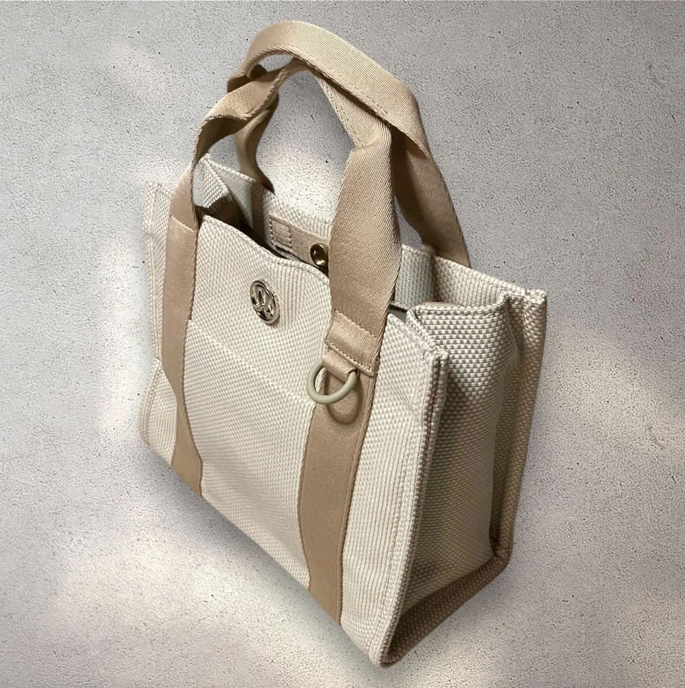 Lululemon two tone canvas tote bag mini 4.5L - Picture 3 of 10
